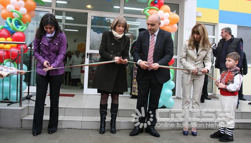 Днес,23 декември,кметът Йорданка Фандъкова,откри филиал към ОДЗ № 170 „Пчелица" в кв. „78"; ж.к."Надежда 1". 