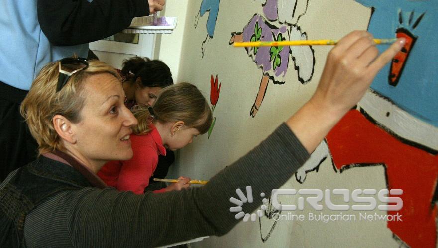 Днес,24 декември, в детското отделение на УМБАЛ "Александровска" се проведе инициативата "Цветна Коледа" 