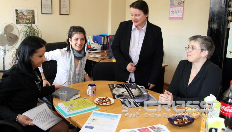 Фондация „Български център за джендър изследвания" организира днес, 25 март, среща на тема: „Гражданското образование - необходимо в българските училища".