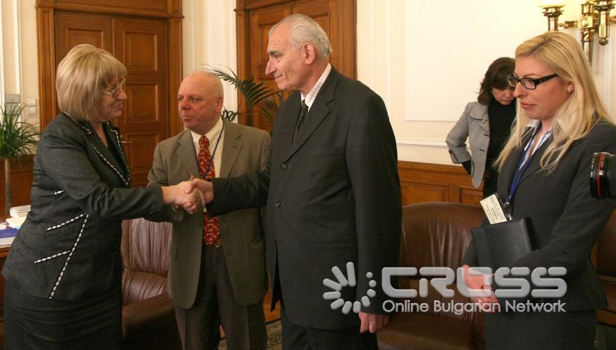 Днес,9 февруари,президентът на „Европейския изследователски консорциум по водородна енергетика" д-р Паул Лукезе се срещна с председателя на Народното събрание Цецка Цачева в рамките на Седмица на водорода в България.