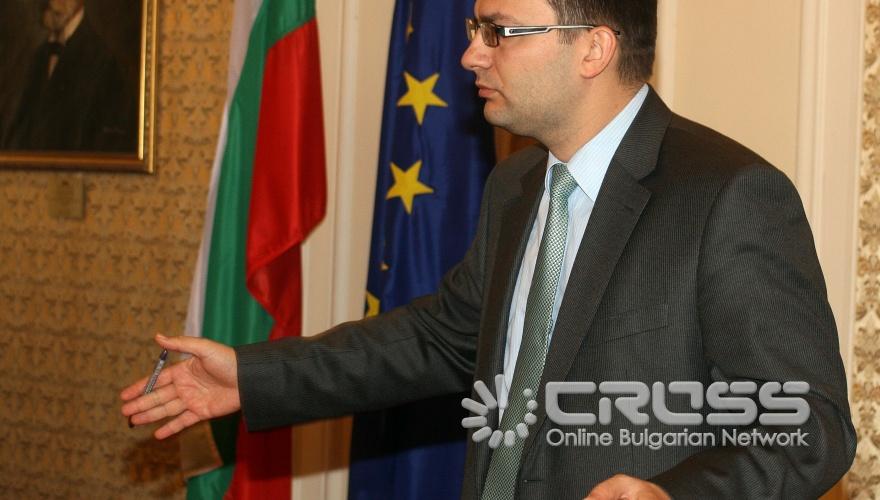 Синята коалиция снема доверието си от вътрешния министър Цветан Цветанов и настоява премиерът да го извади от състава на Министерски съвет 
