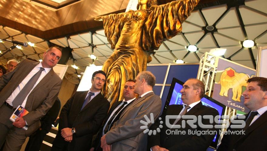 Министърът на икономиката, енергетиката и туризма Трайчо Трайков откри международната туристическа борса "ВАКАНЦИЯ СПА ЕКСПО 2011" в Централното фоайе на НДК 