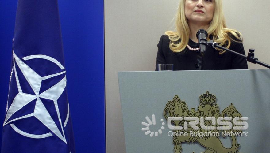 36 отказа за допуск до класифицирана информация и 43 отнемания на сертификатите за подобен допуск са отчели от Държавната комисия за сигурността на информацията /ДКСИ/ през миналата година. Това заяви председателят на ДКСИ Цвета Маркова.