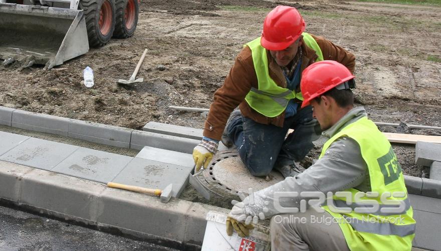 Кметът на София Йорданка Фандъкова направи проверка на хода на строителните работи по бул. „Асен Йорданов” (пред новоизграждащата се спортна зала).