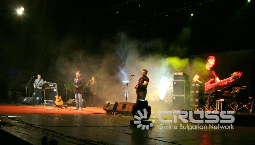 Празничен концерт на група ЛЮБЕ и Николай Расторгуев в
ДЕНЯ НА ПОБЕДАТА И ДЕНЯ НА ЕВРОПА се състоя днес,9 май в НДК