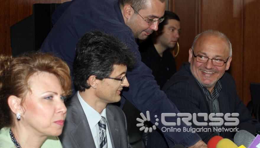 Николай Георгиев, прокурор във Върховната касационна 
прокуратура и говорителят на главния прокурор 
Стелиана Кожухарова дадоха брифинг в Прокуратурата на тема „Черно тото".