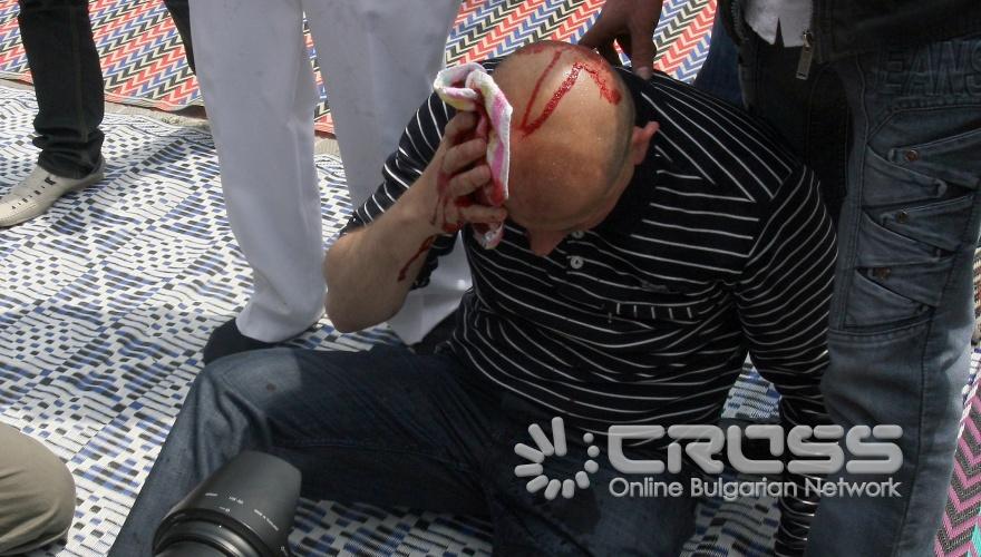 "Атака" предизвика масово сбиване пред джамията "Баня Башъ"