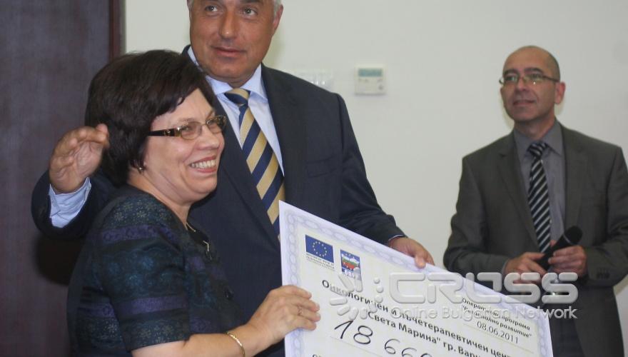 Министър-председателят Бойко Борисов посети УМБАЛ „Александровска”. В аулата на болницата се проведе пресконференция.