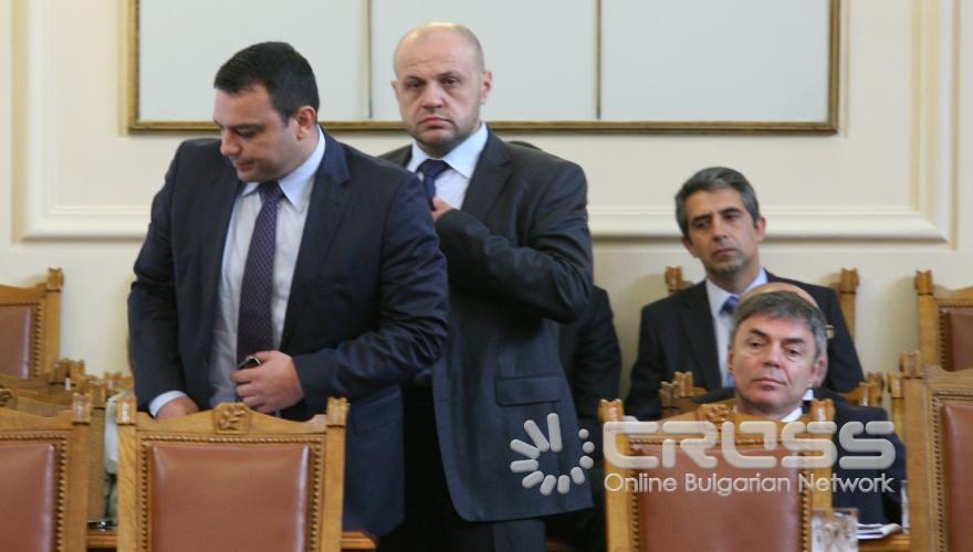 Днес, 16 юни, в Народното събрание се проведе пленарно заседание и дебати за вота на недоверие.