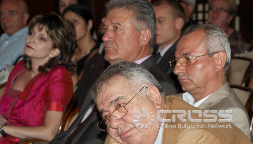 Институтът по теория и практика на лидерството „Стефан Стамболов”, Университетът по библиотекознание и информационни технологии и Българската академия на науките проведе Петата научна сесия по проблеми на лидерството на тема: „Лидерството пред новите предизвикателства на мултикултурната среда” под патронажа на ген. Ангел Марин - вицепрезидент на Република България.