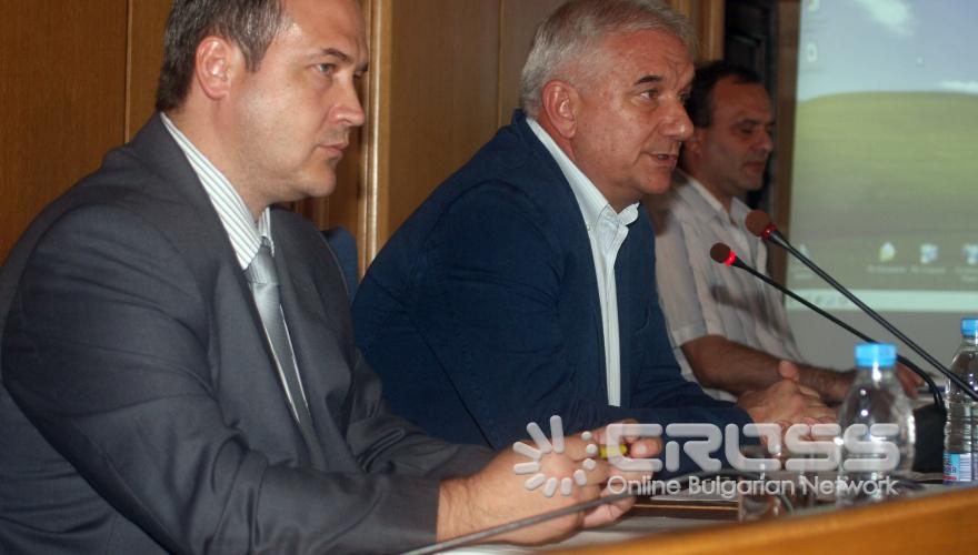 По повод представянето на „Топлофикация София”ЕАД като топлинен счетоводител се състоя пресконференция в Столична община с участието на Стоян Цветанов, изпълнителен директор, Топлофикация София и инж. Боян Паунов, ръководител отдел Метрология, енергийна ефективност и контрол на дяловото разпределение.
