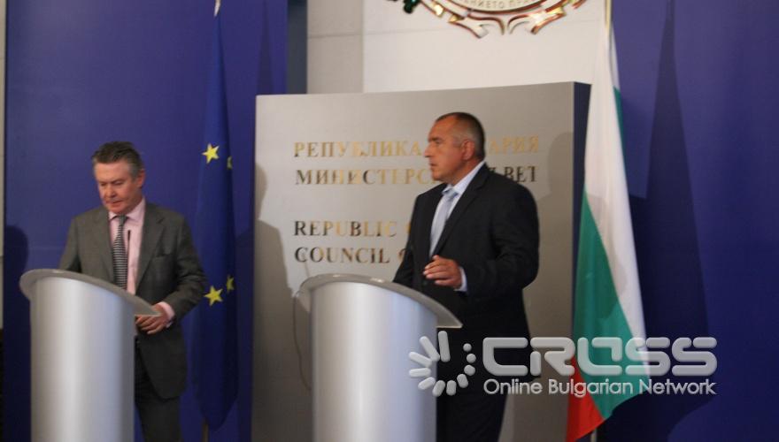 Премиерът Бойко Борисов се срещна с еврокомисаря по търговията Карел де Гухт, който пристигна на официално посещение в България. След разговорите министър-председателят и комисар де Гухт 
дадоха съвместна пресконференция.