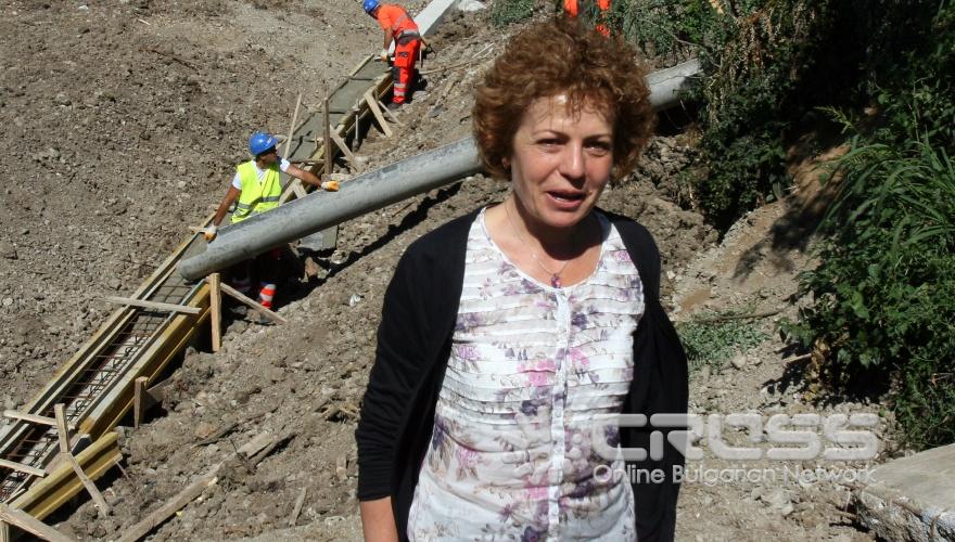 Кметът на Столичната община Йорданка Фандъкова направи проверка на възстановяването на две мостови съоръжения в Банкя.
На проверката беше и заместник-кметът с ресор транспорт и транспортни комуникации Любомир Христов.