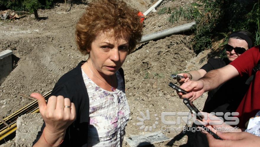 Кметът на Столичната община Йорданка Фандъкова направи проверка на възстановяването на две мостови съоръжения в Банкя.
На проверката беше и заместник-кметът с ресор транспорт и транспортни комуникации Любомир Христов.