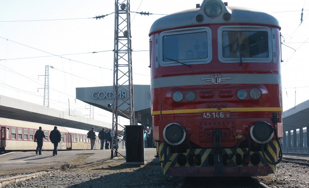 Временни промени в разписанието на бързия влак „Златни пясъци" от София за Варна