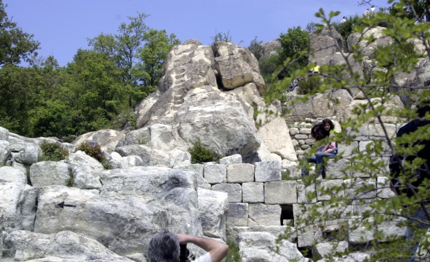 Затягат туристическия режим на Перперикон 