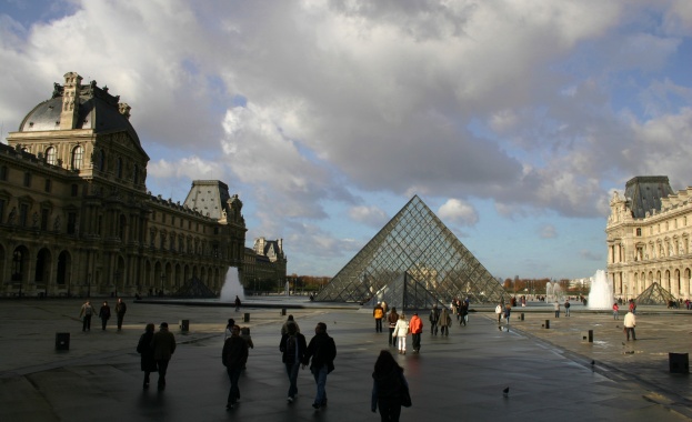 Преди 218 години Лувъра отваря врати като музей  