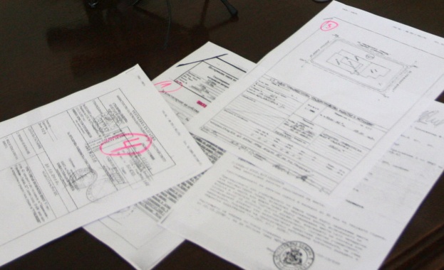 Австралийски журналист откри тайни документи в улична канавка