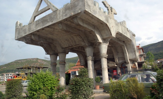 МВФ предупреждава: Гръцката криза заразява Албания