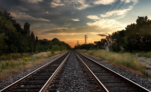 Премиерът и двама министри тестват жп линията Пловдив-Свиленград