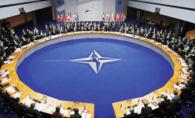 Расмусен: НАТО ще продължи да следи ситуацията в Либия 