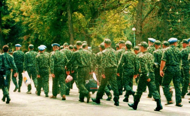 Военнослужещи от Карлово ще поднесат венци пред паметника на загиналите в с. Климент