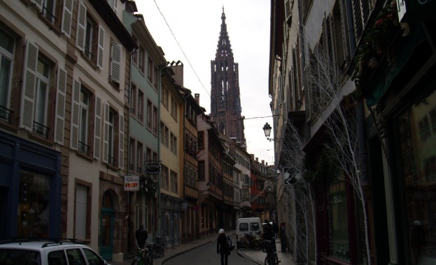 Европейската комисия и евродепутатите се обявиха за отпадане на ограниченията за български работници