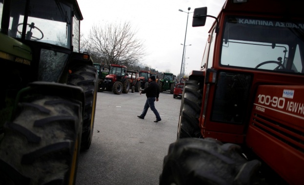 Гръцките фермери загряват за масови протести в края на януари