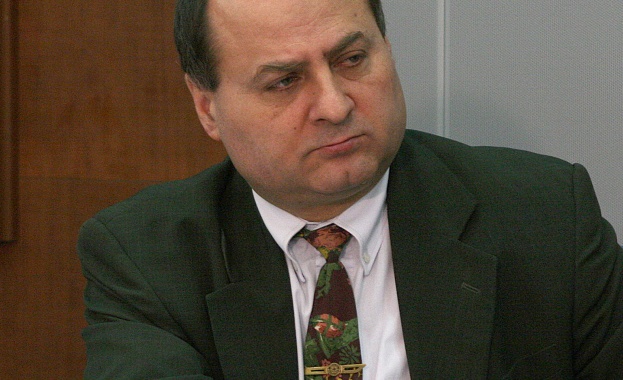 Костадинов: Православната църква внесе списъка си в Комисията по досиетата