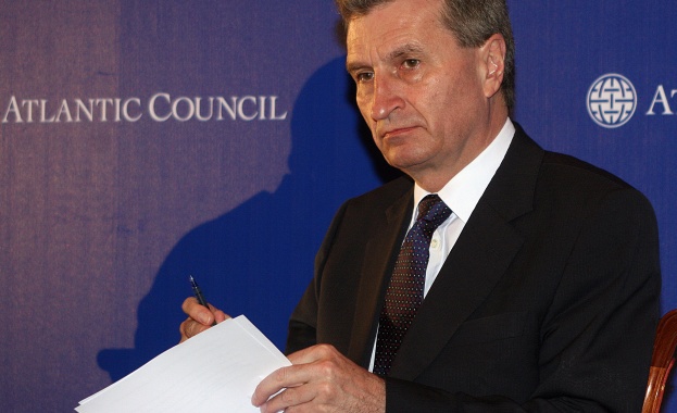 Йотингер: Санкции срещу руския енергиен сектор са неуместни 