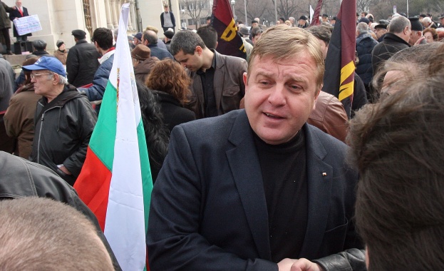 Каракачанов: Парламентът е във ваканция от две години