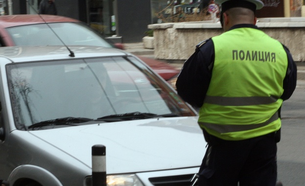 Издирват двама шофьори, предизвикали катастрофи и избягали от местопроизшествието 