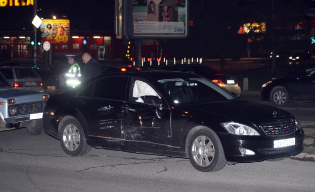 34-годишна жена от Казанлък подкара колата си пияна и блъсна две коли