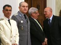 На тържествена церемония днес, 5 май в навечерието на 6 май – Ден на храбростта и празник на българската армия, президентът Георги Първанов връчи пагони на удостоени с висши звания офицери.