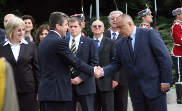 60.5% от читателите на КРОСС: Борисов и Първанов играят заедно 