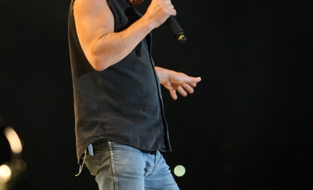 AC/DC празнуват 40-годишнината си на сцената с 40 концерта по целия свят