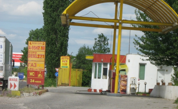 Банда роми  нападнаха служител на бензиностанция във Враца
