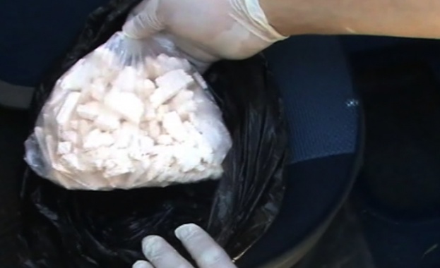 Спецполицаите иззеха близо 1 кг. амфетамин при акция на Околовръстното  