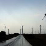 Средиземно море се сдоби с първия офшорен вятърен парк