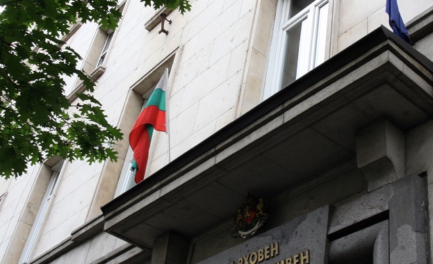 Тричленен състав на Върховния административен съд остави в сила решение