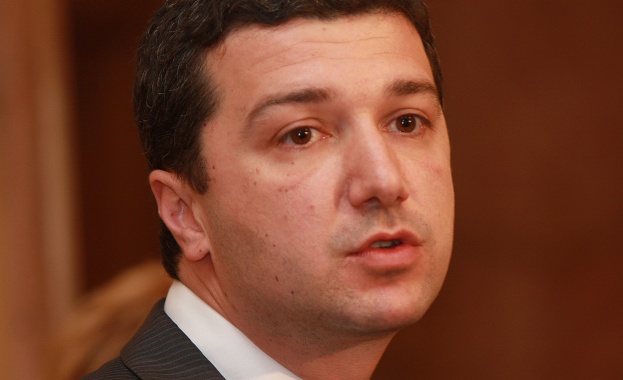 Драгомир Стойнев: ГЕРБ побърка държавата