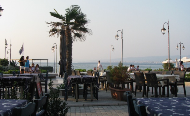 Няколко експлозии са избухнали в Солун