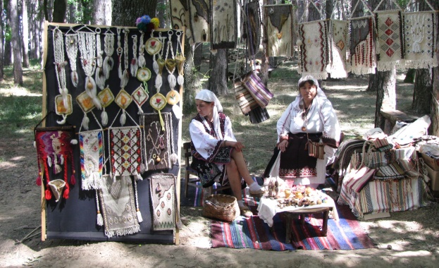 Както всяка година по това време Жеравна се пълни с