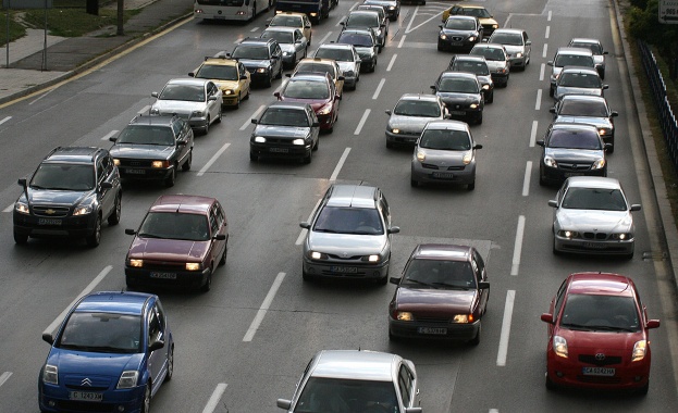 Засякоха нелегални превозвачи в София