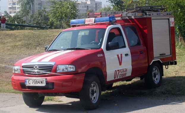Късо съединение подпали автомобил в Хасково