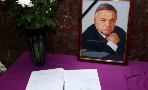 Цвете за проф. д-р Желязко Христов