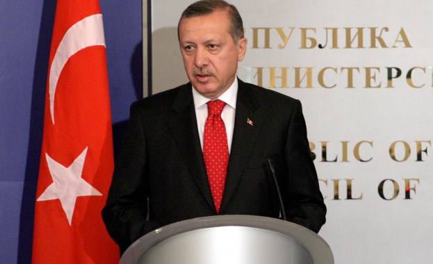 Турският премиер призова Баяшар Асад да напусне поста си