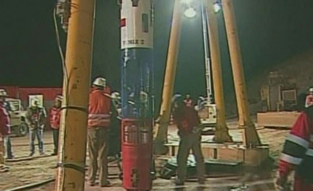 Китай: Повече от 50 миньори са блокирани под земята