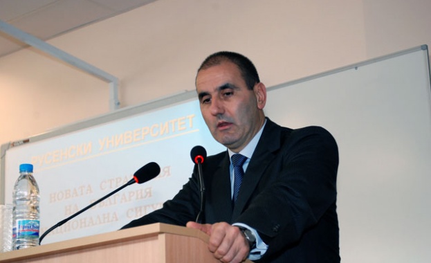 Цветан Цветанов: Няма да падам на нивото на Станишев