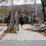 ГДПБЗН: Не стойте на открито, има опасност от падащи предмети и дървета заради силния вятър